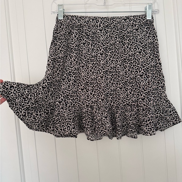 Leopard Print Ruffle mini Skirt - Picture 4 of 5